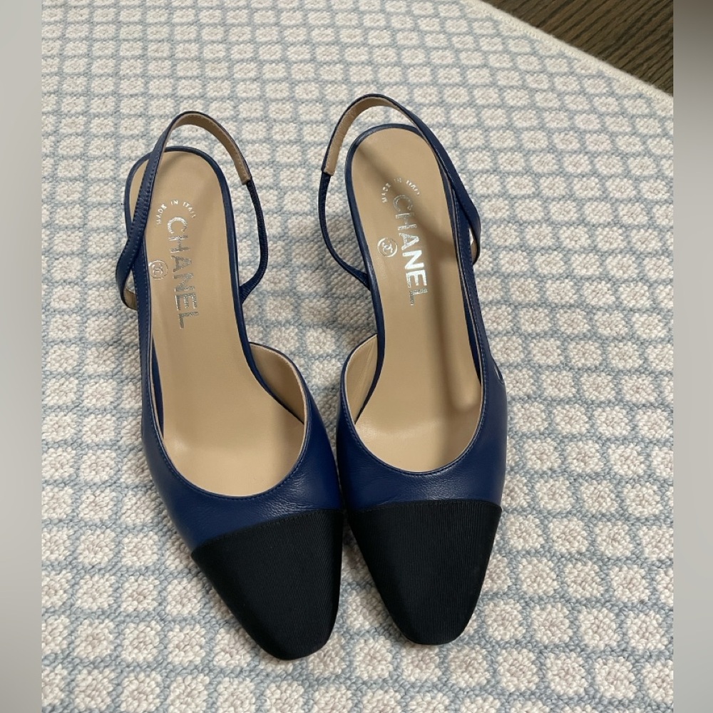 Worn Twice Chanel Navy and Black Slingback 38